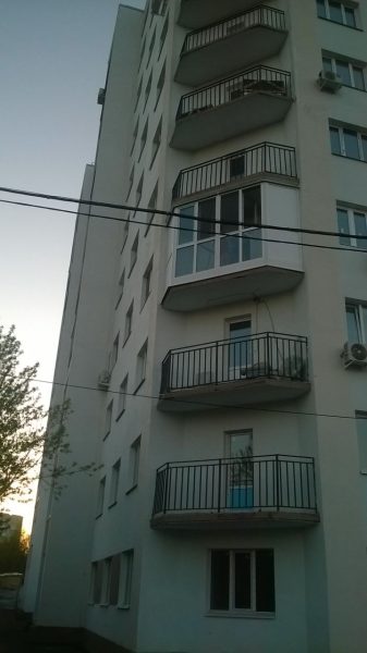 Витраж на балкон в форме трапеции