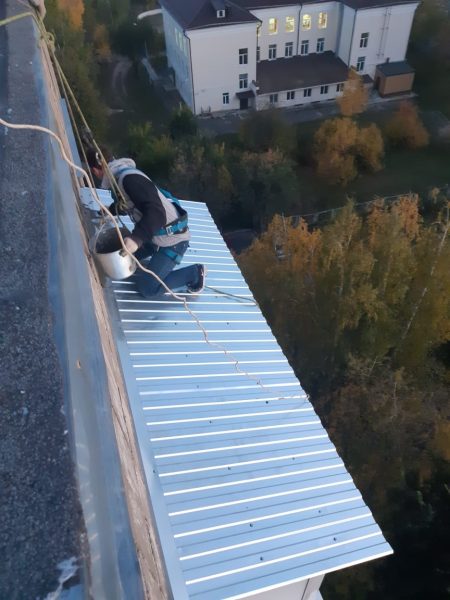 Шпаклевка шелей над балконом
